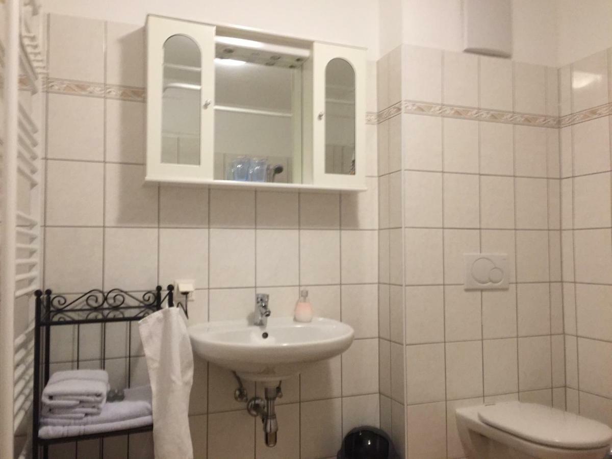 Kleine Ferienwohnung mit Garten Baden Exterior foto