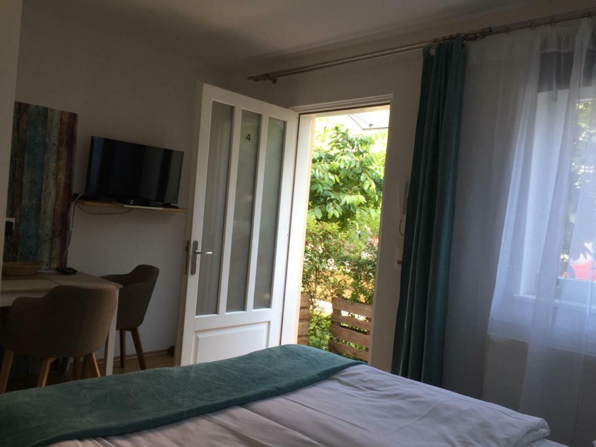 Kleine Ferienwohnung mit Garten Baden Exterior foto