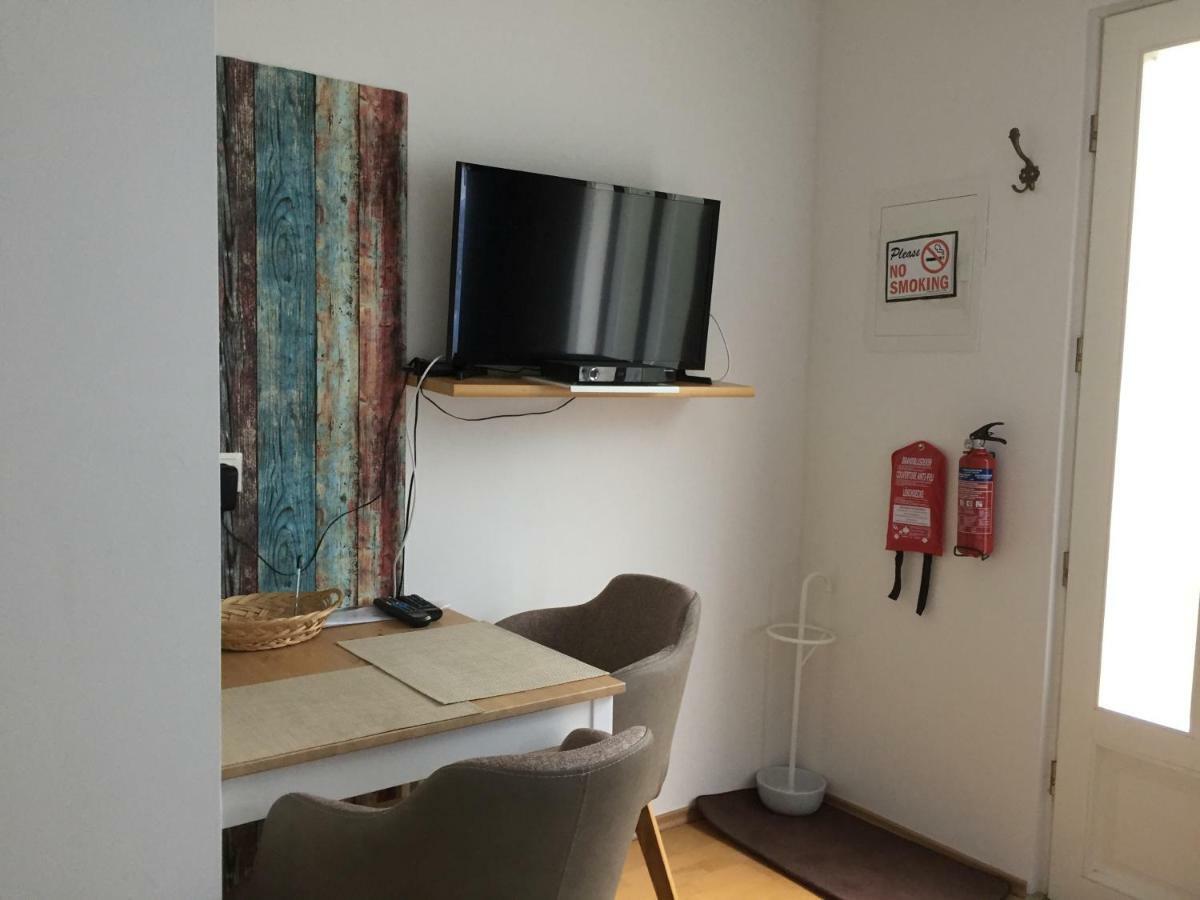 Kleine Ferienwohnung mit Garten Baden Exterior foto