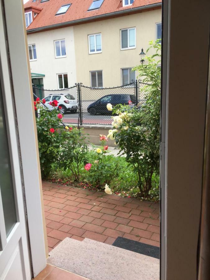 Kleine Ferienwohnung mit Garten Baden Exterior foto